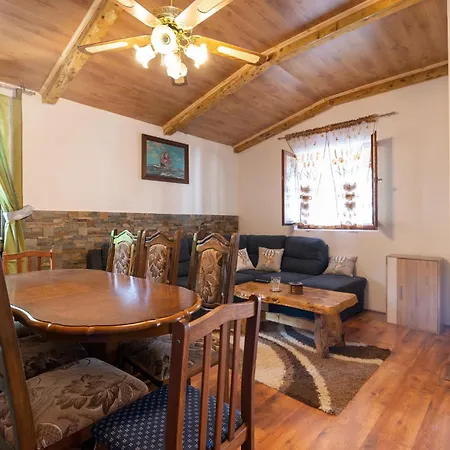 Appartement Stunning In With Lake View Maslenica