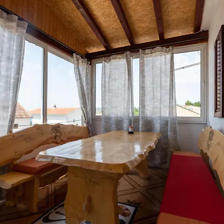 Stunning In With Lake View Appartement *