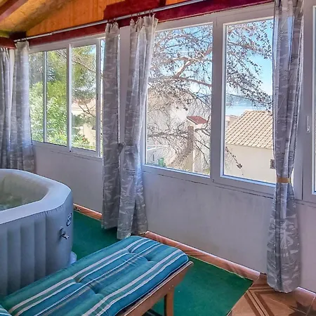 Appartement Stunning In With Lake View Maslenica